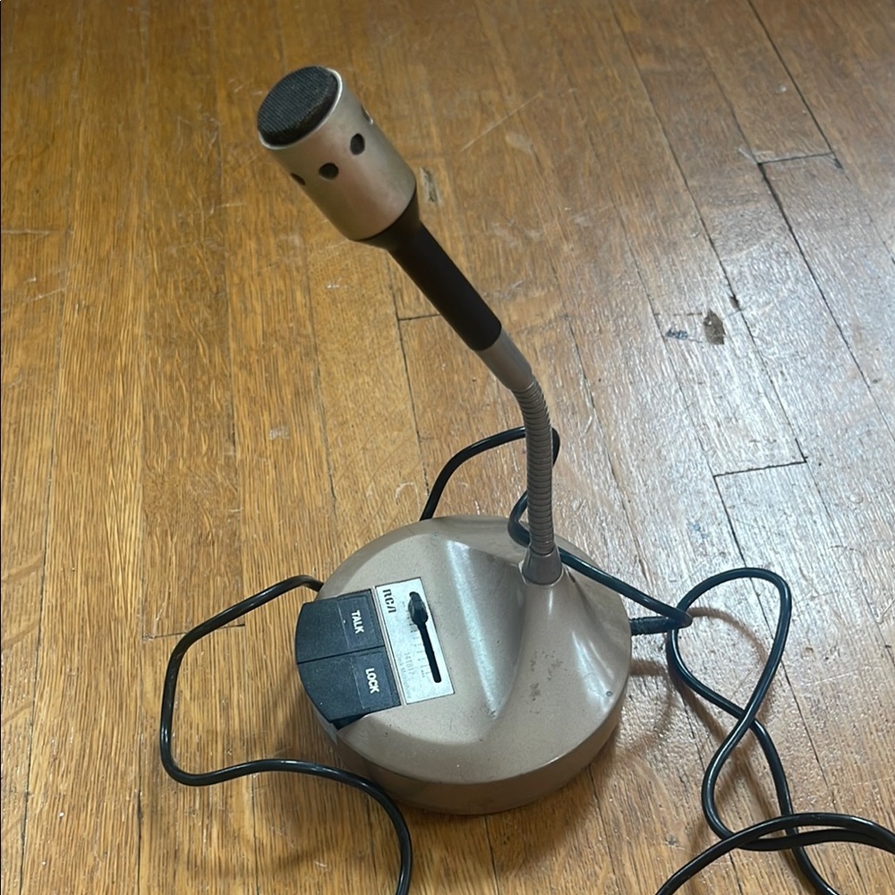 Vintage Desktop Microphone with Stand - Picture 2 of 16